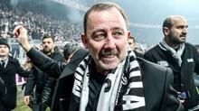 Beikta resmen aklad! Sergen Yaln yuvasna geri dnd