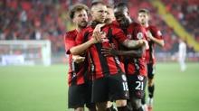 Genlerbirlii evinde Fenerbahe'yi arlayacak