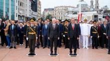 Taksim'de 30 Austos cokusu: Cumhuriyet Ant'nda zaferin 103. yl anld