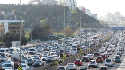 stanbul'da trafik younluu yaanyor