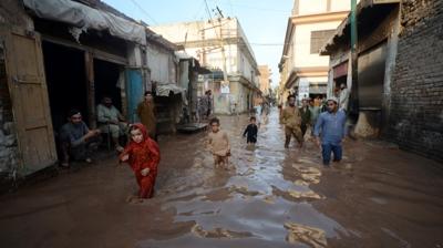Pakistan'daki sel felaketinde l says 33 oldu