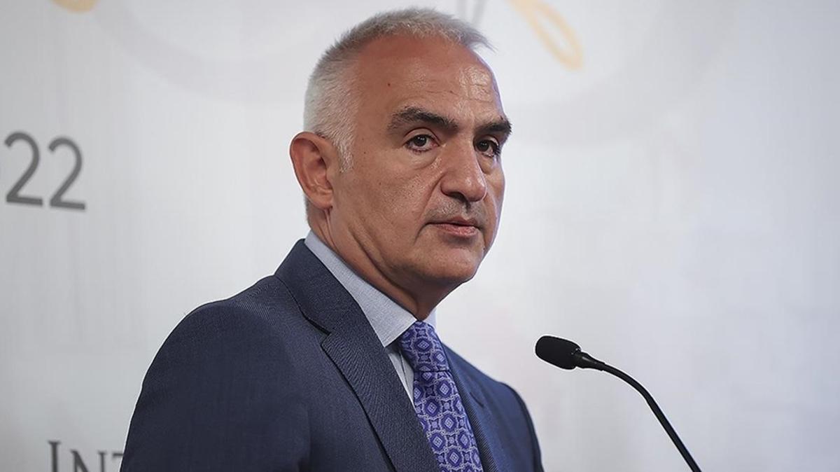 Kltr ve Turizm Bakan Mehmet Nuri Ersoy Bakan Ersoy ayasofya fotoraflar resimleri