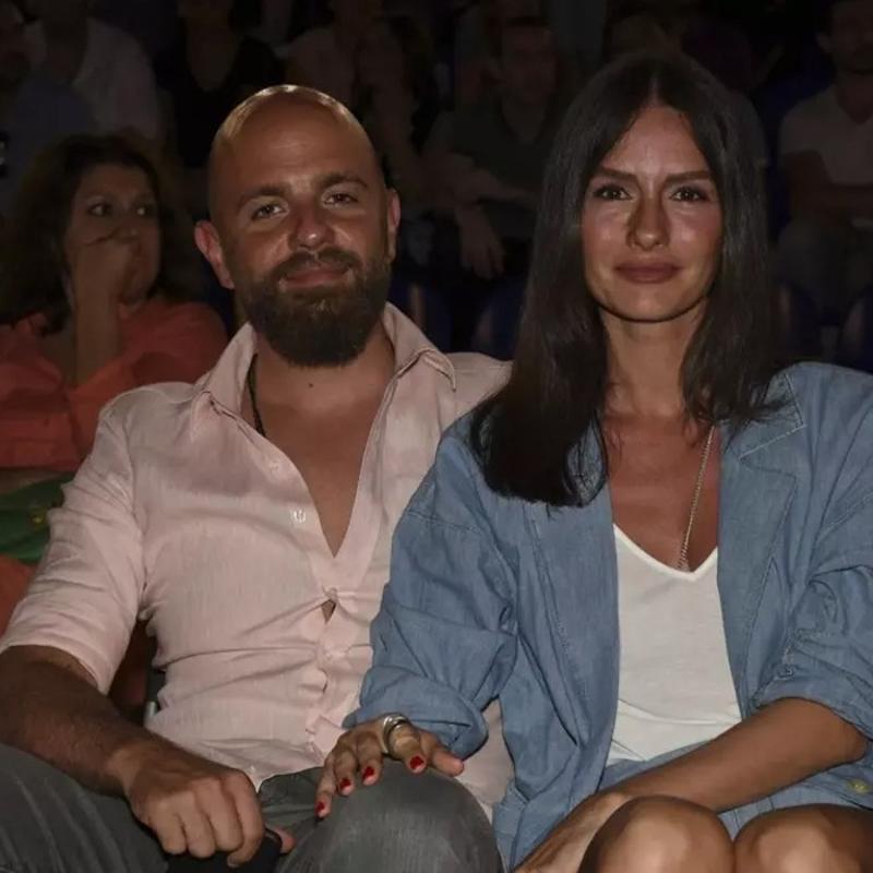 Cemiyetin gzde iftinin masals evlilii bitiyor