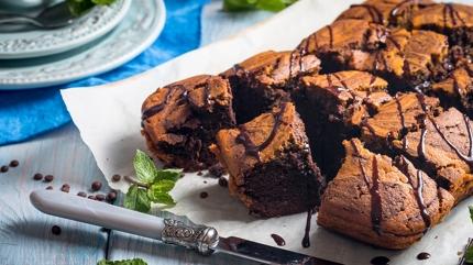 En kolay slak brownie tarifi! ayn yanna 5 dakikada hazr ikolata soslu kek