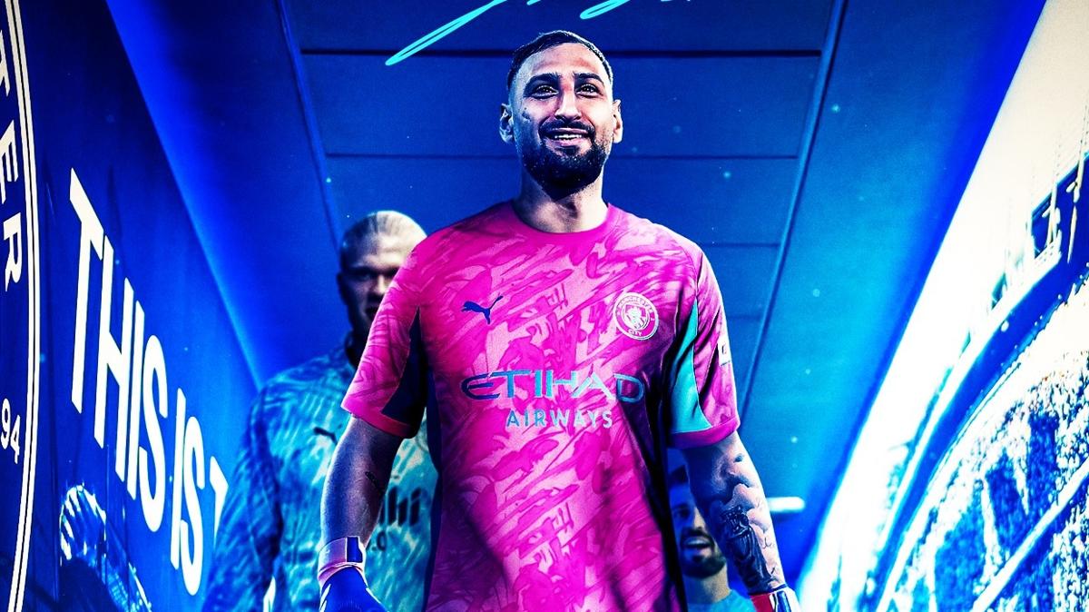 Manchester City Gianluigi Donnarumma Transfer fotoraflar resimleri