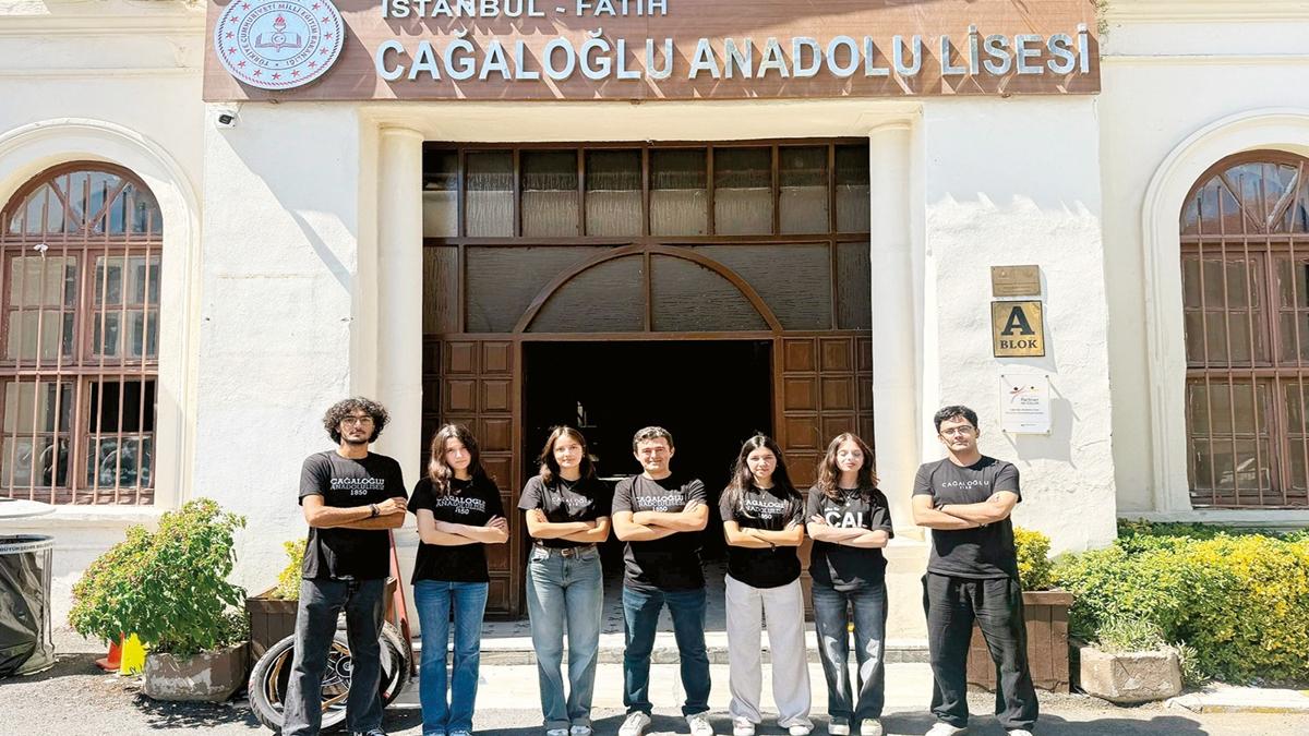 Caalolu Anadolu Lisesi PhysiCal takm CERN yarmas fotoraflar resimleri
