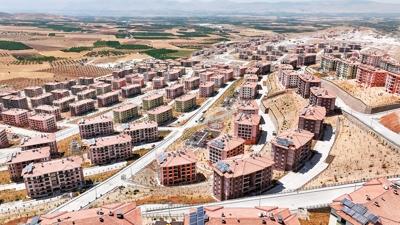 Asrn inasnda 300 bin yuva tamam... Depremin yaralar sarlyor