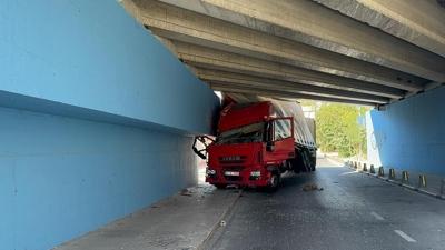 Navigasyon ynlendirdi dedi: Kamyon alt geide skt