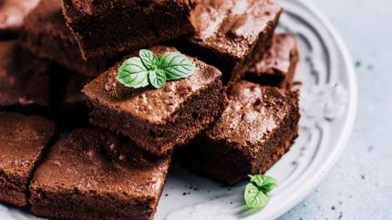 Hazrndan 100 kat lezzetli! Browni kek tarifi, ii yumuack kalyor