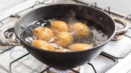 Patates halama suyunu lavaboya dkmeyin! Meerse pahal kremlere ta karyormu