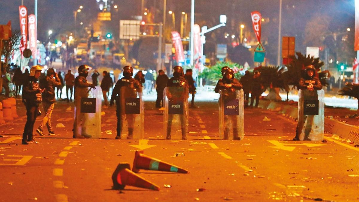 mamolu tahliye  stanbul eylem  niversiteli genler fotoraflar resimleri