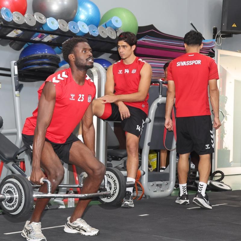 Sivasspor'da Sar�yerspor mesaisi s�r�yor