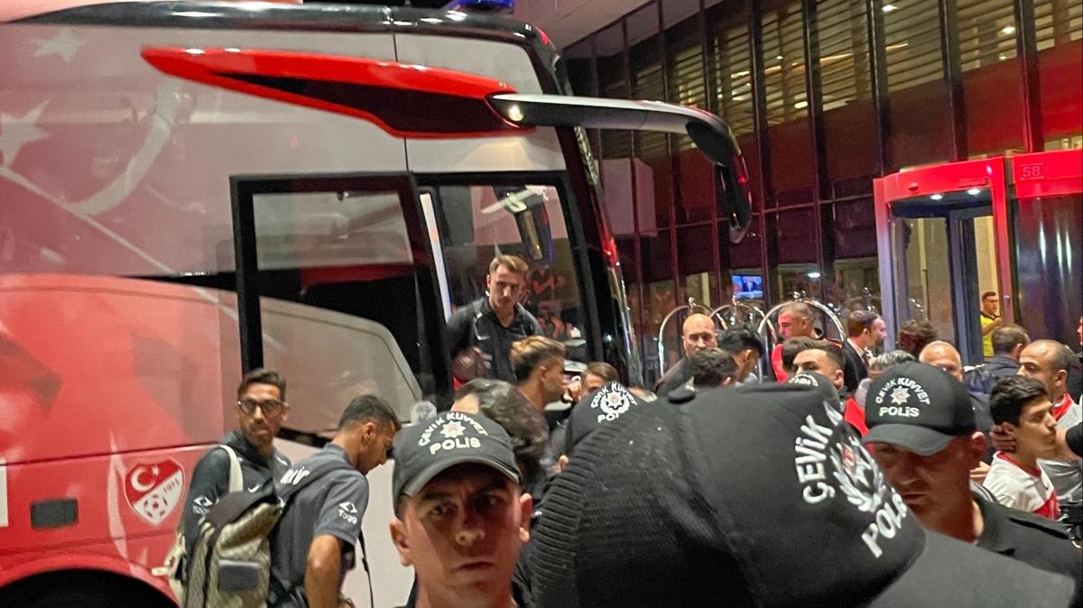 A Milli Futbol Takm Konya spanya fotoraflar resimleri