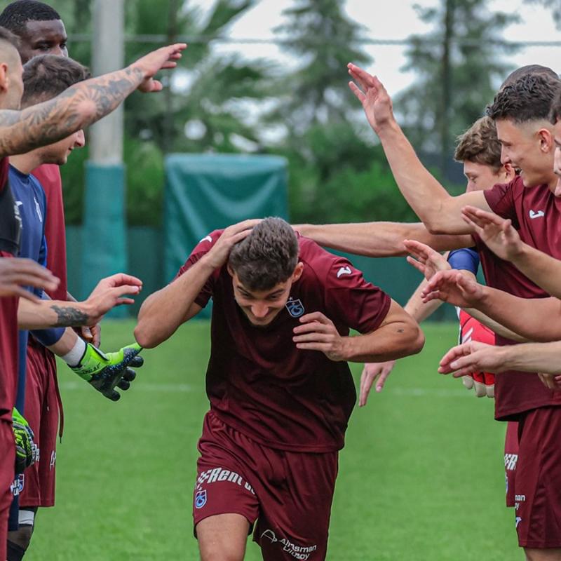 Trabzonspor'da Ernest Muci ilk antrenmanna kt