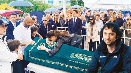 Dosta son grev! Halit Yukay' gzyalaryla uurladlar