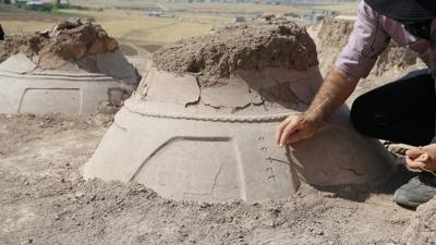ivi yazl 76 pithos bulundu