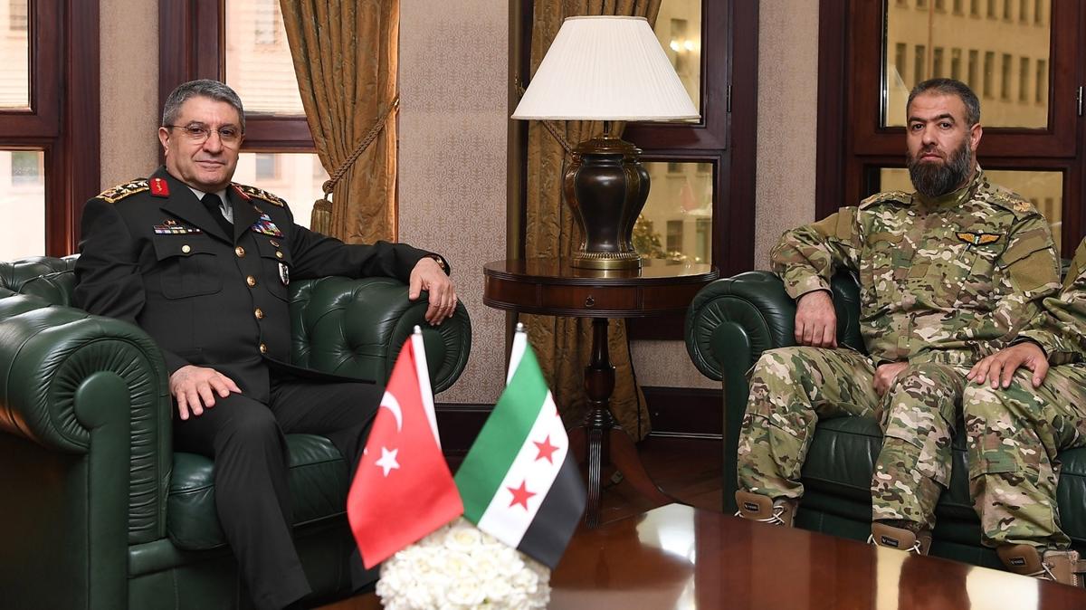 Seluk Bayraktarolu Suriye Hava Kuvvetleri Aassem Hawaryi fotoraflar resimleri