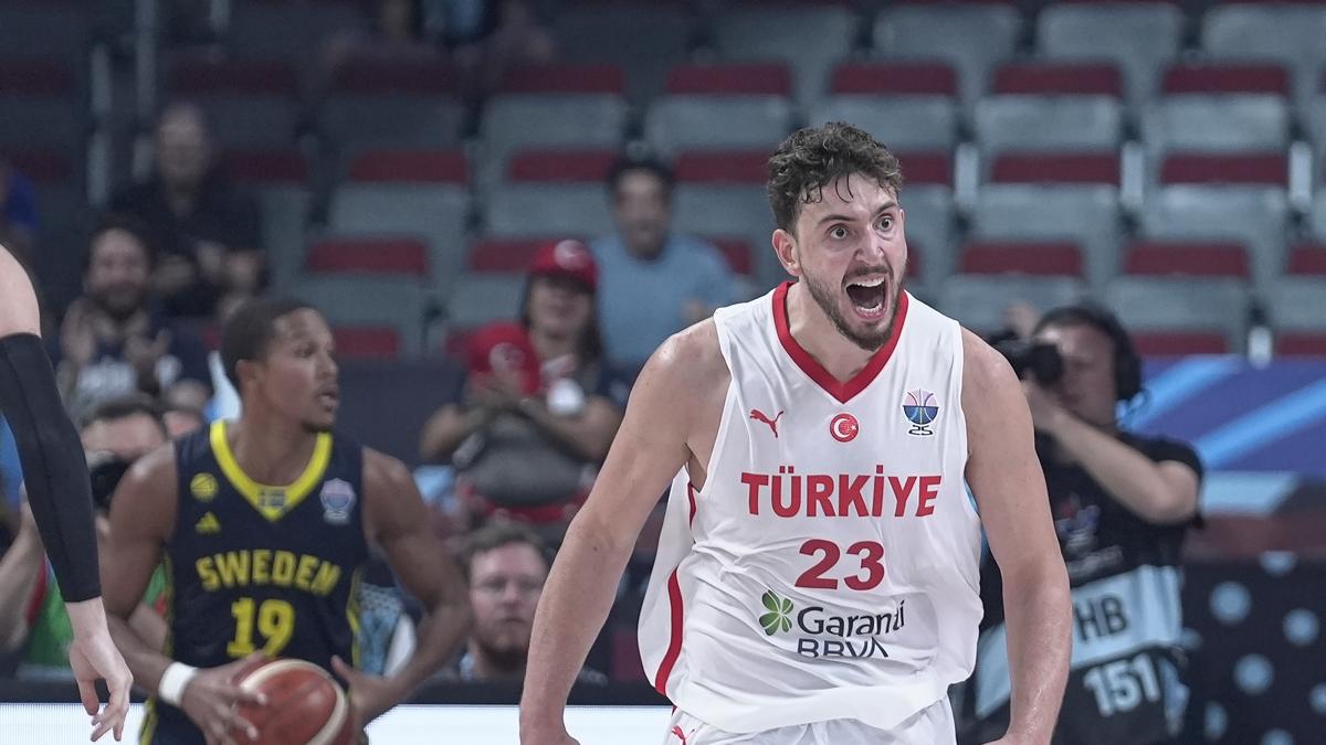 A Milli Erkek Basketbol Takm Alperen angn Polonya fotoraflar resimleri
