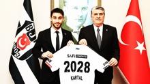 Beikta'ta Kartal Kayra Ylmaz'n szlemesi uzatld