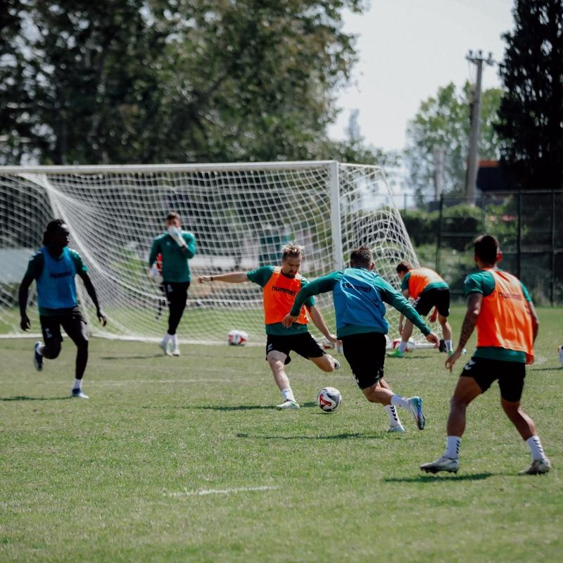 Sakaryaspor, Erzurumspor FK mesaisini s�rd�rd�