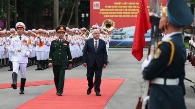 Bakan Gler, Vietnam'da