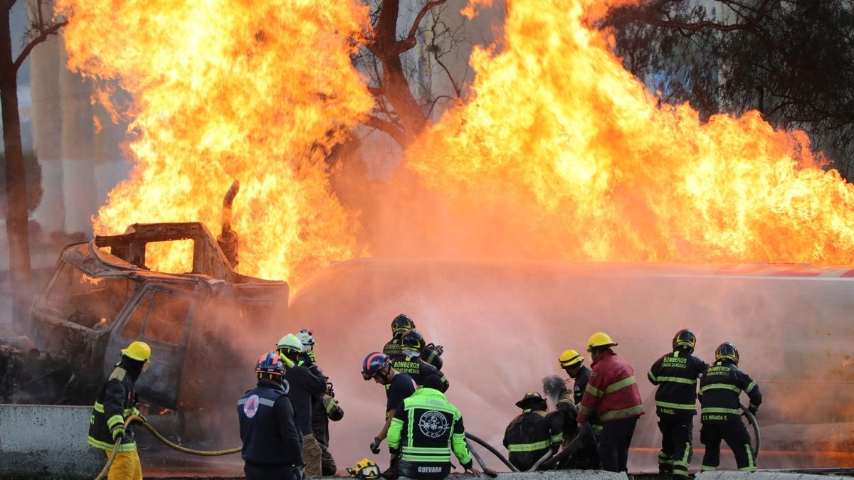 Meksika tanker patlamas 3 l 70 yaral yangn patlama acil durum tehlike kaza gvenlik hasar facia kurtarma itfaiye olay mdahale yaralanma lm fotoraflar resimleri