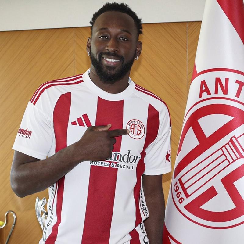 Antalyaspor yeni golc�s� Yohan Boli'yi a��klad�