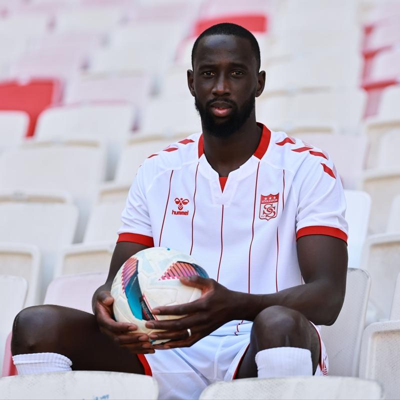 Sivasspor'da Samba Camara ayr�l��� a��kland�