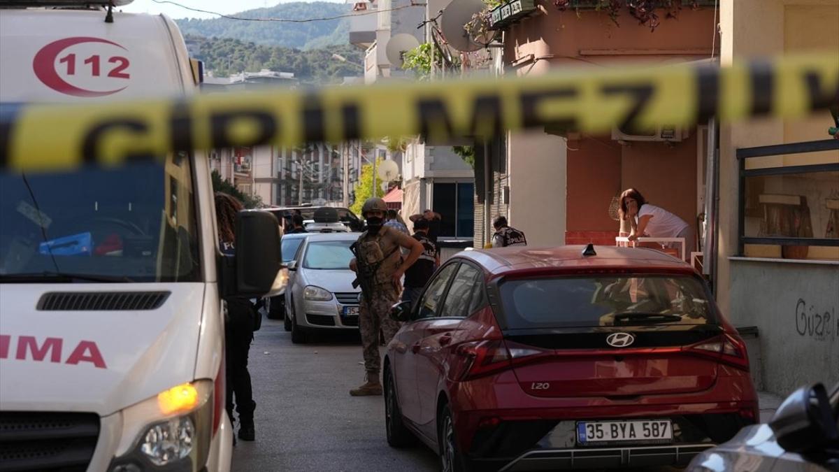 izmir karakol saldr tutuklama fotoraflar resimleri