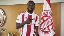 Antalyaspor yeni golcs Yohan Boli'yi aklad