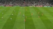 Ma balad futbolcular 1 dakika durdu!