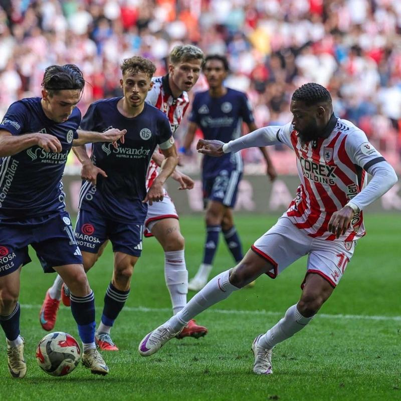 Zorlu ma�ta Antalyaspor, Samsunspor'u ma�lup etti