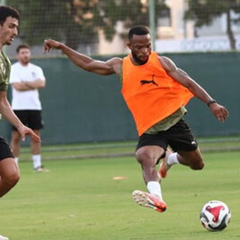 Sper Lig'de Fenerbahe ile karlaacak olan Alanyaspor, hazrlklara balad