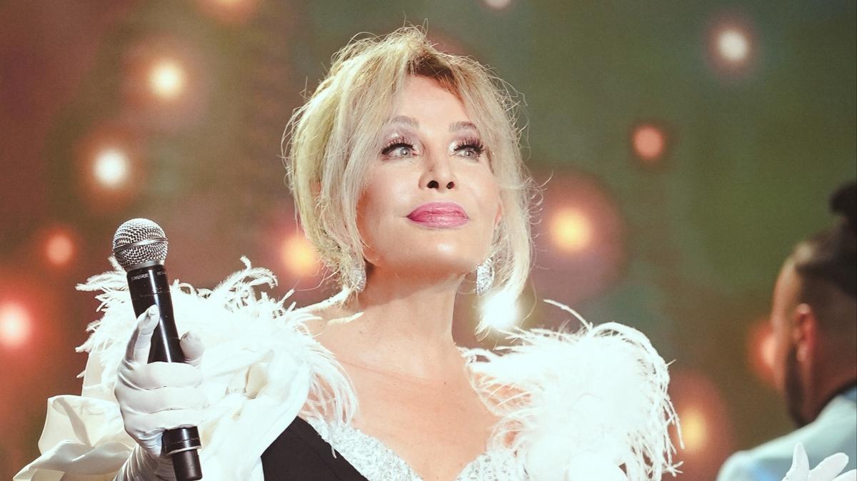emel sayn emel sayn konser emel sayn genlii burcu biricik magazin fotoraflar resimleri