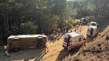 Balkesir'de tur minibsn devrildi: 11 kii yaraland