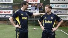 Kerem Aktrkolu ve Mert Hakan Yanda taraftar selamlad