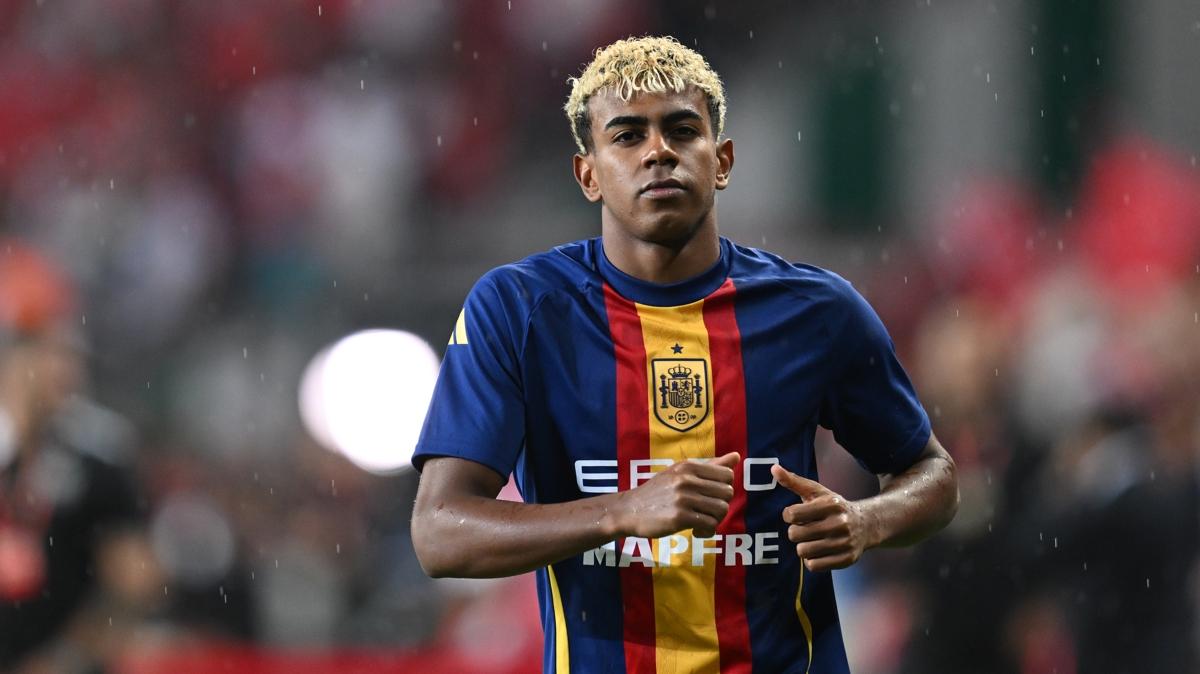 lamine yamal barcelona hansi flick fotoraflar resimleri