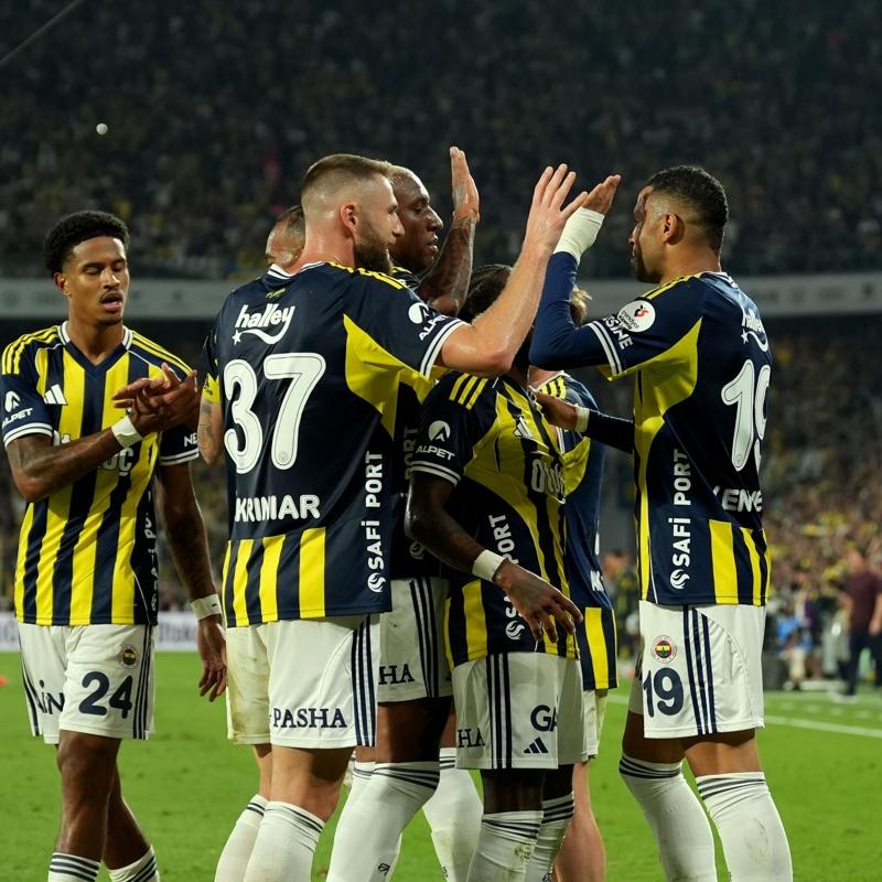 Fenerbahe'nin konuu Alanyaspor! 4 yeni transfer forma giyemeyecek