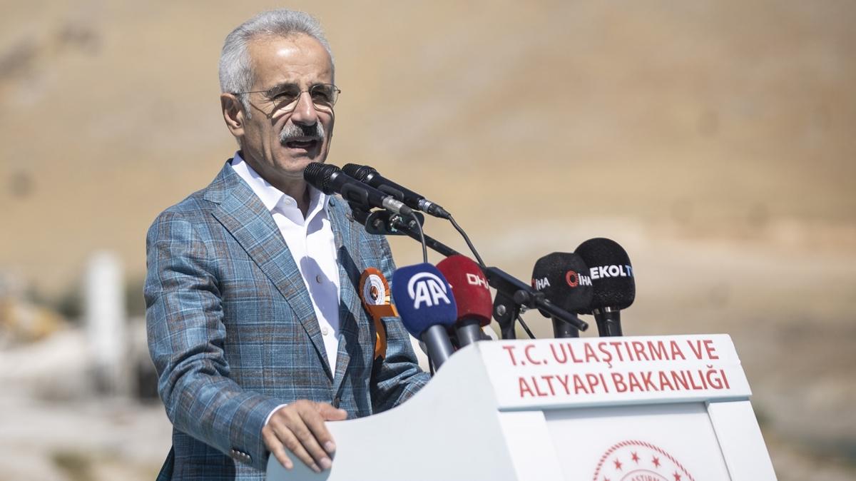 Ulatrma ve Altyap Bakan Abdulkadir Uralolu Bakan Uralolu Abdulkadir Uralolu fotoraflar resimleri