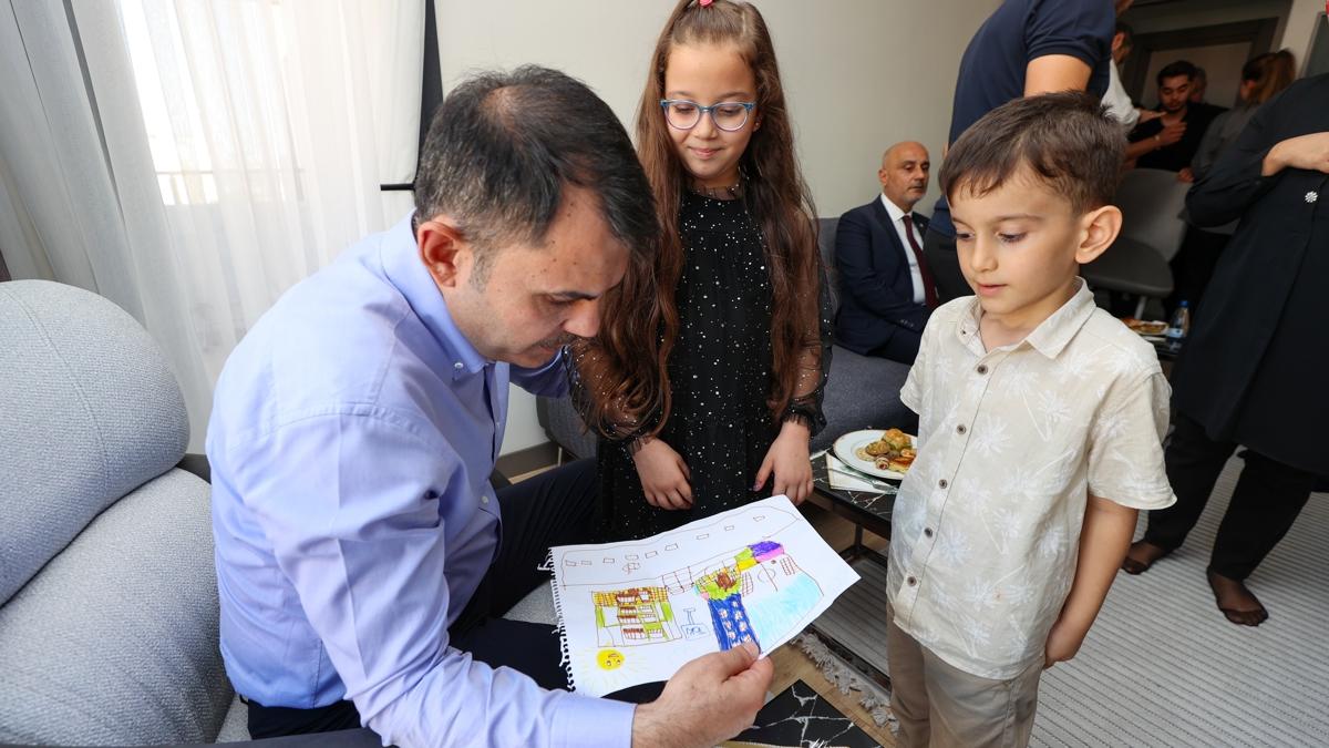 Bakan Kurum Kahramanmara Hediye fotoraflar resimleri