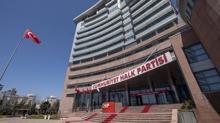 Zehir zemberek szler! CHP'de bir istifa daha