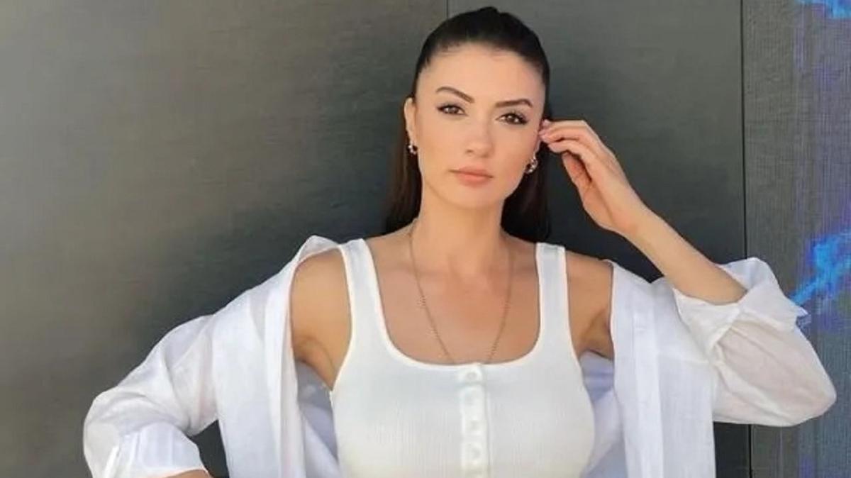 burcu zberk burcu zberk makyajsz hali burcu zberk sevgilisi magazin fotoraflar resimleri