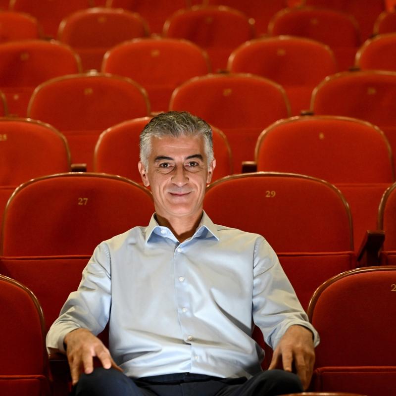 Devlet Tiyatrolar hep birlikte glelim mottosuyla perde ayor