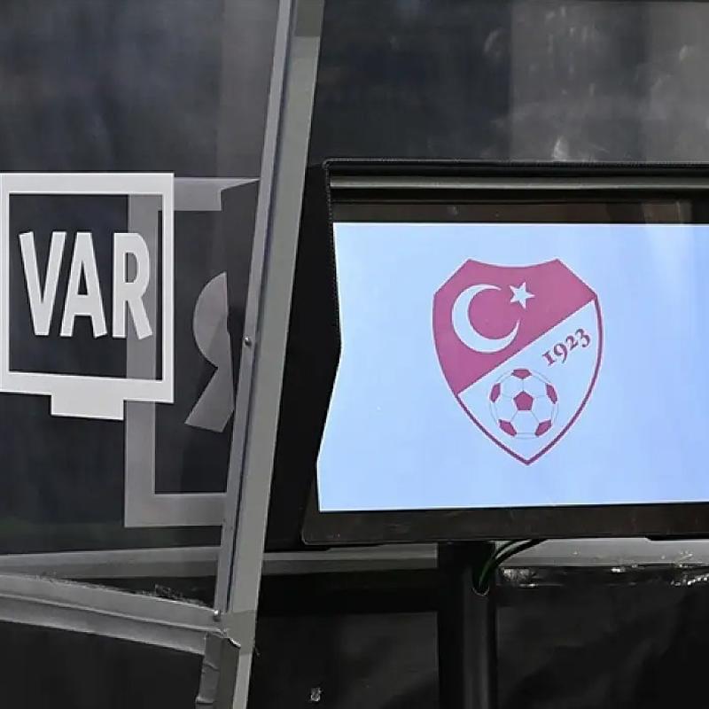 G�ztepe-Be�ikta� kar��la�mas�n�n VAR hakemi belli oldu