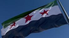 ABD'de 10 yl sonra yeniden Suriye bayra, gndere ekildi