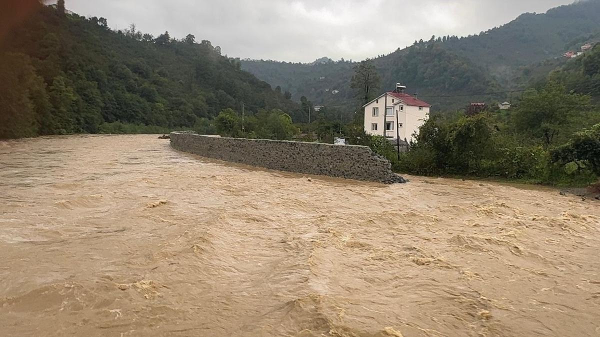 Giresun saanak mahsur sel su baskn heyelan fotoraflar resimleri