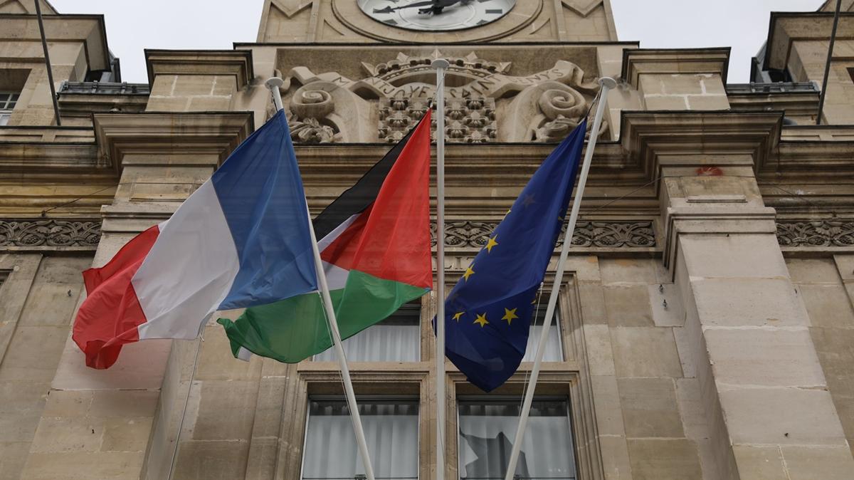 Fransa ileri Bakanl Filistin bayra Fransz Belediyesi fotoraflar resimleri