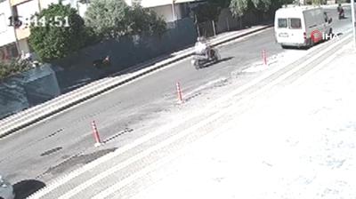 Motorlu bisiklet otomobile arpt! 