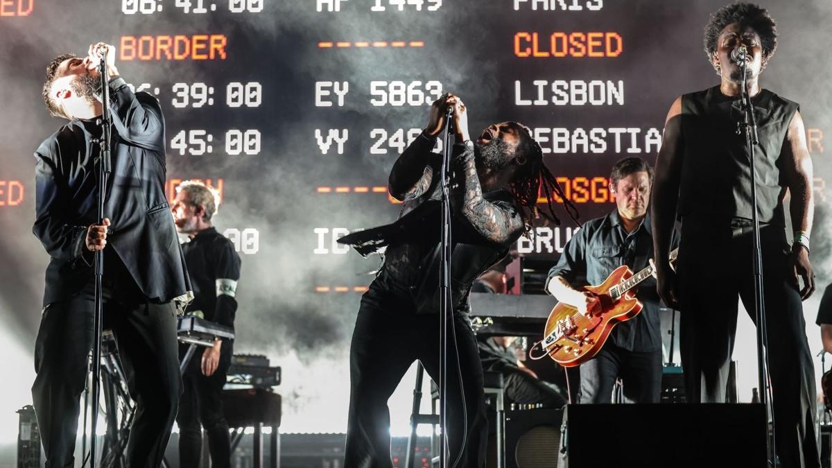 Massive Attack Spotify boykot israil fotoraflar resimleri