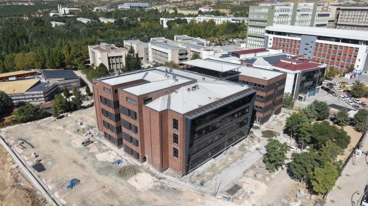 izmir bykehir belediyesi elaz deprem chp chpli belediye yolsuzluk mahkeme depremzede okul tun soyer fotoraflar resimleri
